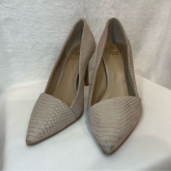 Vince Camuto VP Perri Pumps - Picture 5 of 16